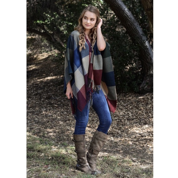🍁1 DAY SALE🍁Ruana Poncho Wrap w/ Tassel Trim - Picture 3 of 5